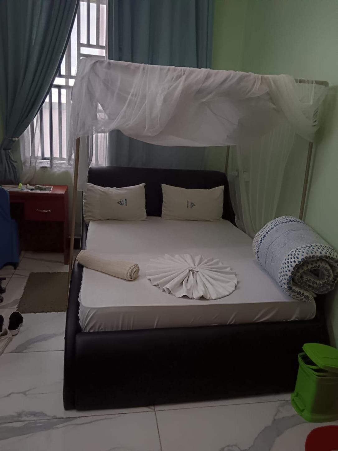 Hba Lodge Kahama Bagian luar foto